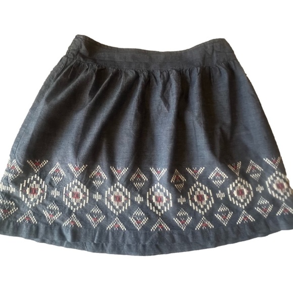 American Eagle Outfitters Dresses & Skirts - American Eagle Outfitters Embroidered Chambray Mini Skirt Elastic Waist S/P